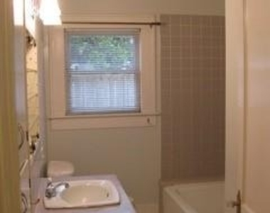 1021 E 16th Street - Photo Thumbnail 10
