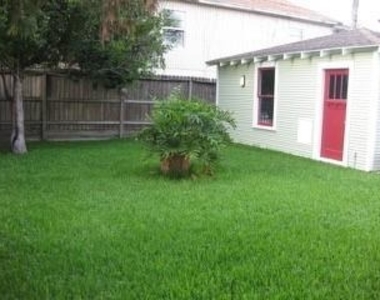1021 E 16th Street - Photo Thumbnail 14