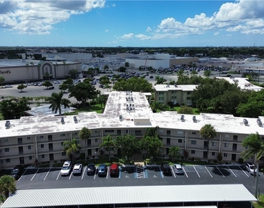 2264 Winkler Avenue - Photo Thumbnail 1