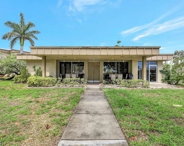 2264 Winkler Avenue - Photo Thumbnail 19