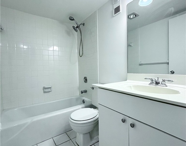 2264 Winkler Avenue - Photo Thumbnail 9