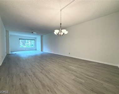 2264 Winkler Avenue - Photo Thumbnail 5