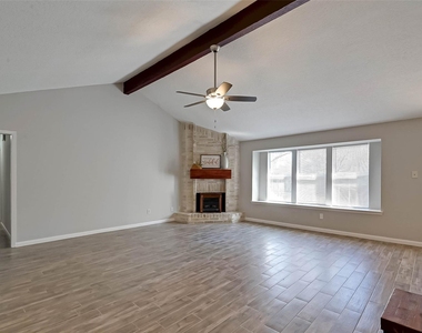 1003 Shadow Mountain Drive - Photo Thumbnail 5