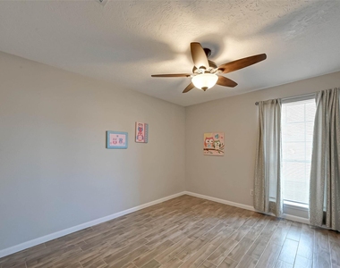 1003 Shadow Mountain Drive - Photo Thumbnail 25