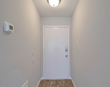1003 Shadow Mountain Drive - Photo Thumbnail 4