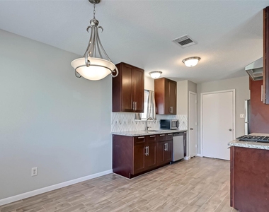 1003 Shadow Mountain Drive - Photo Thumbnail 12