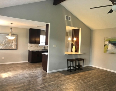 1003 Shadow Mountain Drive - Photo Thumbnail 8