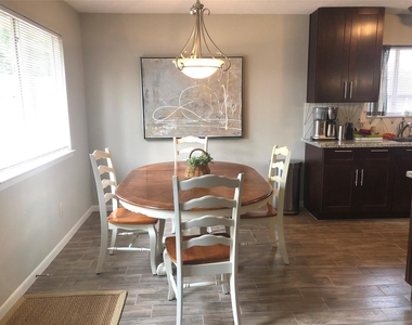 1003 Shadow Mountain Drive - Photo Thumbnail 10