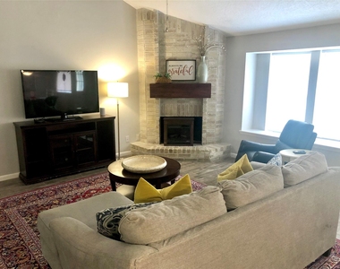 1003 Shadow Mountain Drive - Photo Thumbnail 6