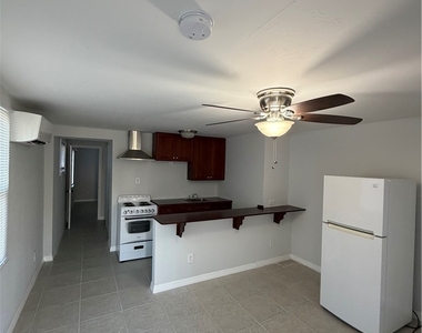 14713 Kimberly Lane - Photo Thumbnail 3