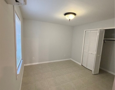14713 Kimberly Lane - Photo Thumbnail 5