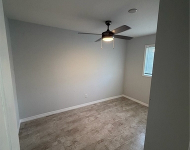 14713 Kimberly Lane - Photo Thumbnail 5