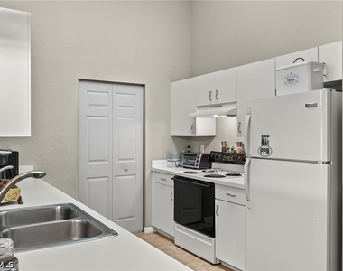 27083 Matheson Avenue - Photo Thumbnail 6