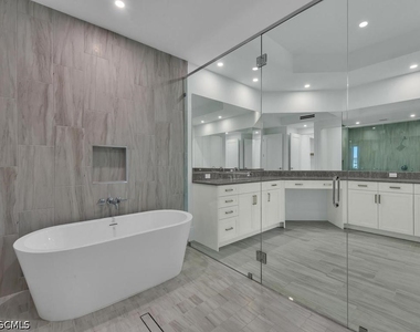 4810 Pelican Colony Boulevard - Photo Thumbnail 11