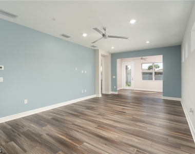 42186 Edgewater Drive - Photo Thumbnail 9