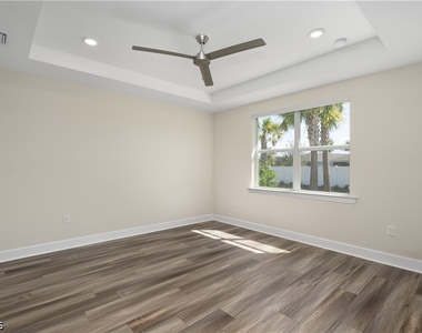 42186 Edgewater Drive - Photo Thumbnail 13