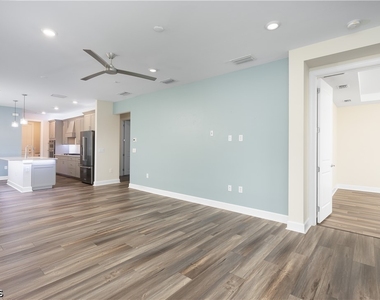 42186 Edgewater Drive - Photo Thumbnail 10