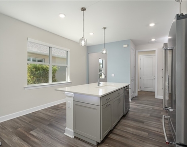 42186 Edgewater Drive - Photo Thumbnail 7