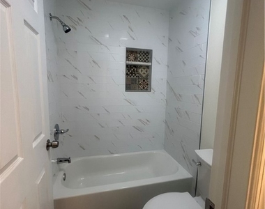 2875 Winkler Avenue - Photo Thumbnail 13
