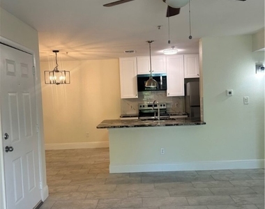 2875 Winkler Avenue - Photo Thumbnail 8