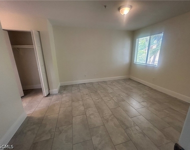 2875 Winkler Avenue - Photo Thumbnail 11