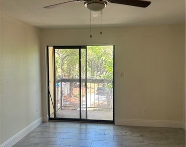 2875 Winkler Avenue - Photo Thumbnail 1