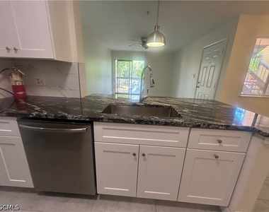 2875 Winkler Avenue - Photo Thumbnail 6