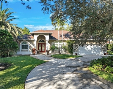 7500 Woodland Bend Circle - Photo Thumbnail 2