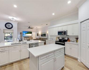 7500 Woodland Bend Circle - Photo Thumbnail 10