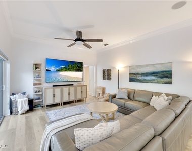 7500 Woodland Bend Circle - Photo Thumbnail 5