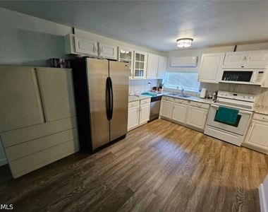 1288 Waite Drive - Photo Thumbnail 14