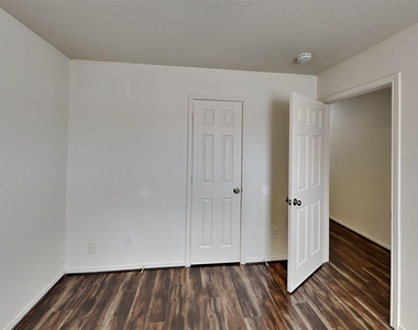 2322 Old Ox Road - Photo Thumbnail 13