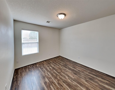2322 Old Ox Road - Photo Thumbnail 12