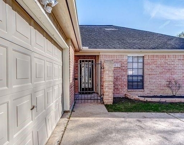 21623 Park Valley Drive - Photo Thumbnail 2