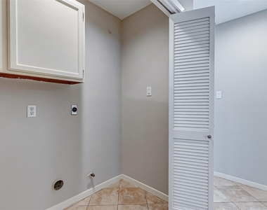 21623 Park Valley Drive - Photo Thumbnail 9