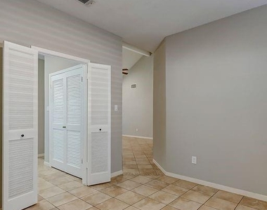 21623 Park Valley Drive - Photo Thumbnail 11