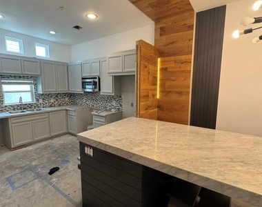 2710 Hullsmith Drive - Photo Thumbnail 17