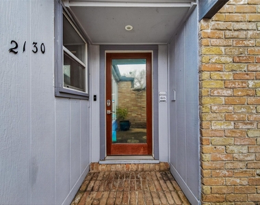 2130 Round Lake Drive - Photo Thumbnail 9