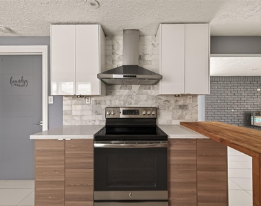 2130 Round Lake Drive - Photo Thumbnail 25