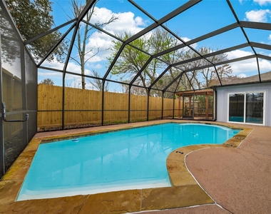 2130 Round Lake Drive - Photo Thumbnail 1