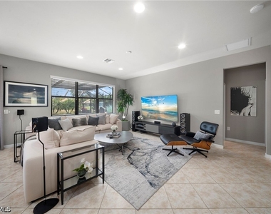 7052 Live Oak Drive - Photo Thumbnail 15