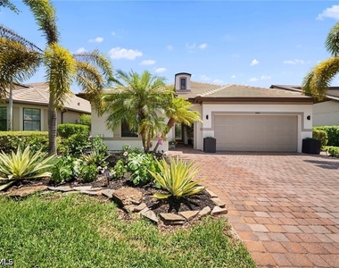 7052 Live Oak Drive - Photo Thumbnail 2
