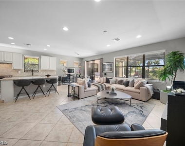 7052 Live Oak Drive - Photo Thumbnail 17