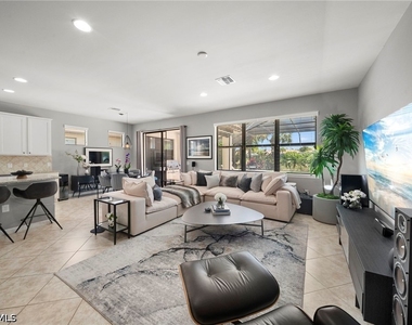 7052 Live Oak Drive - Photo Thumbnail 18