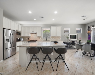 7052 Live Oak Drive - Photo Thumbnail 10