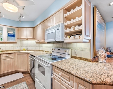 4001 Gulf Shore Boulevard N - Photo Thumbnail 6