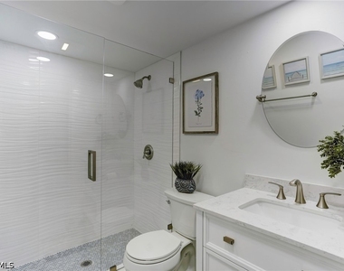 10842 Vanderbilt Drive - Photo Thumbnail 17