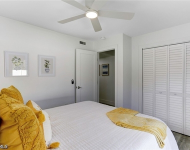 10842 Vanderbilt Drive - Photo Thumbnail 16