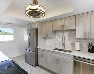 10842 Vanderbilt Drive - Photo Thumbnail 7