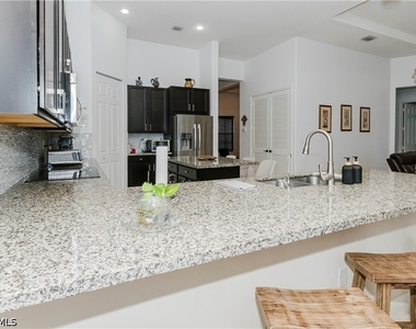 5169 Roma Street - Photo Thumbnail 8